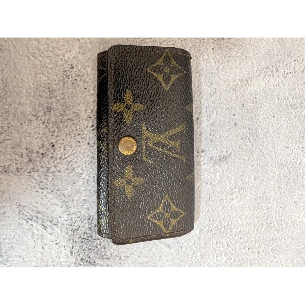 Authentic LOUIS VUITTON Monogram 4 Key Holder Case - Picture 2 of 11